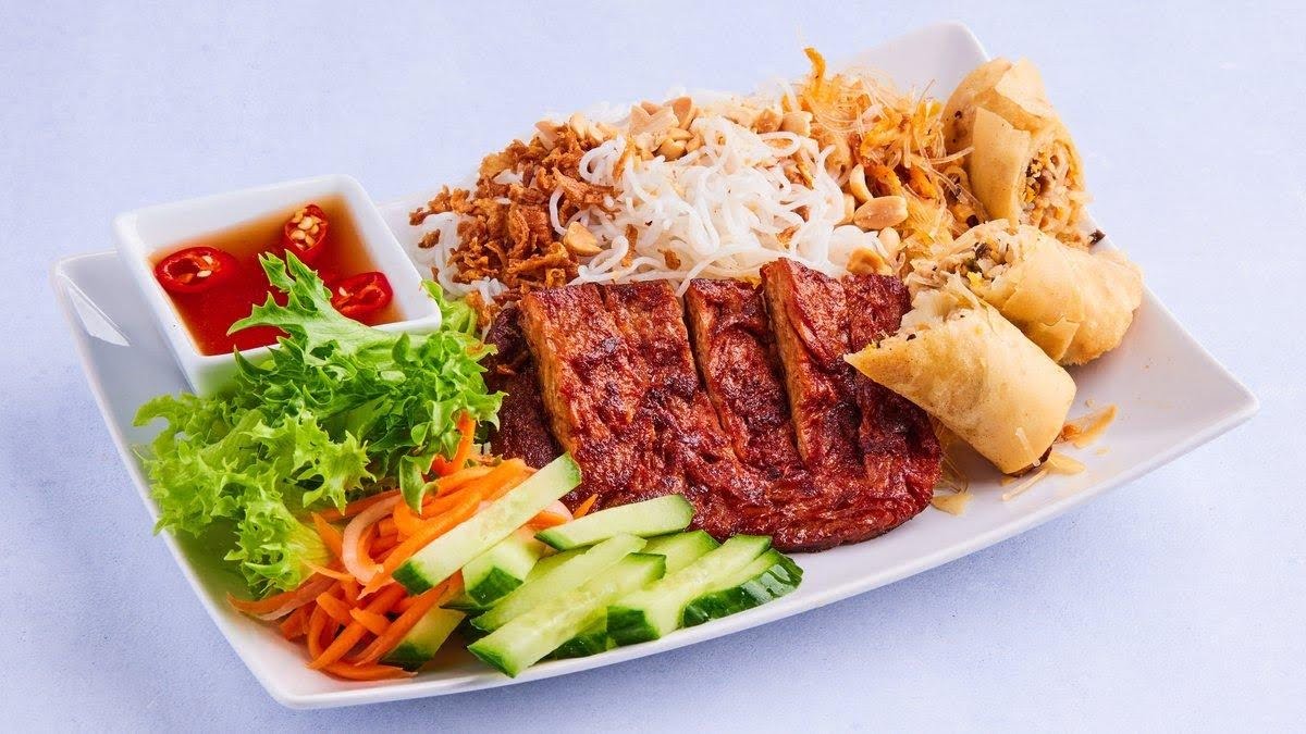 Bun Bì Cha Gio 🌱 (D10) – EatHappy Vegan catering