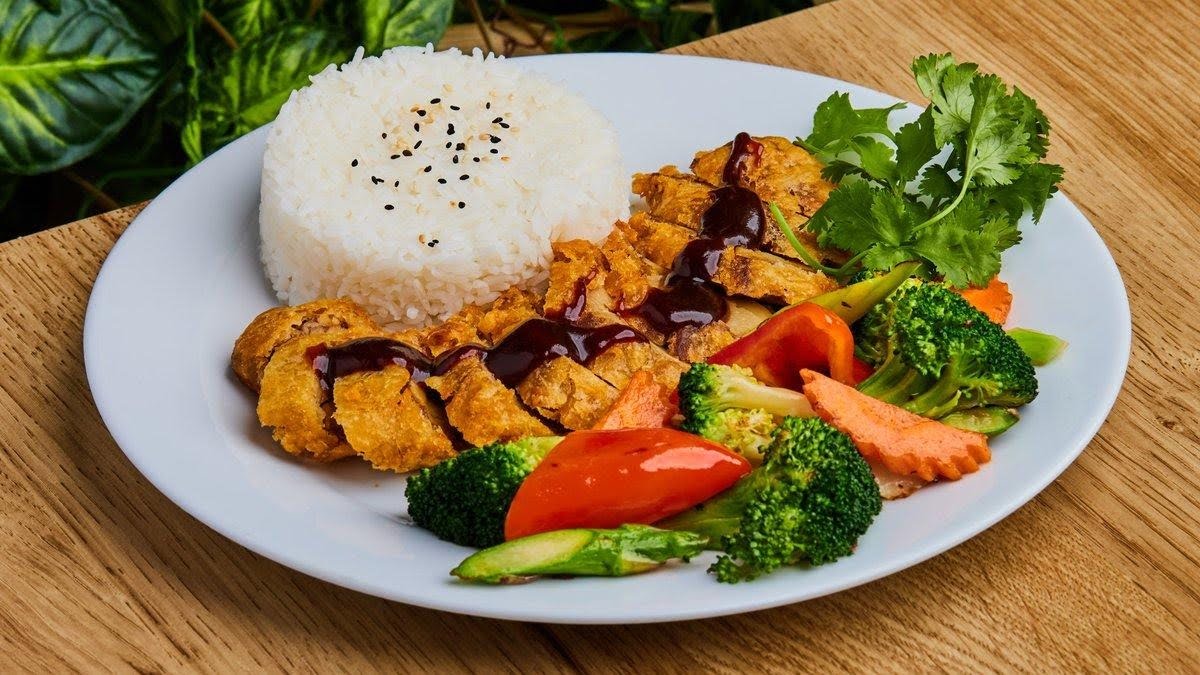 Crispy Fried Peking Duck (D11) – EatHappy Vegan catering
